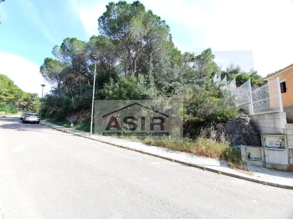 Terreno residencial en venta en Casc Urbà