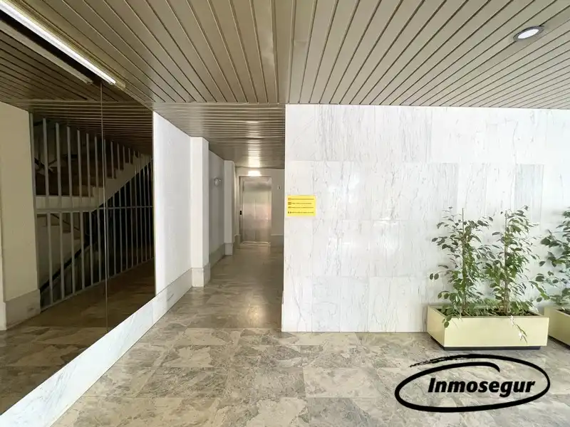 Piso en venta en Salou con Terraza, Amueblado y Piscina comunitaria