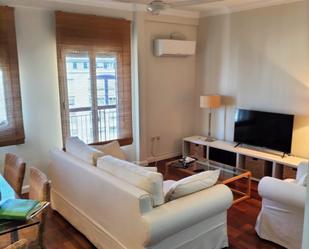 Sala d'estar de Pis de lloguer en  Sevilla Capital amb Aire condicionat i Terrassa