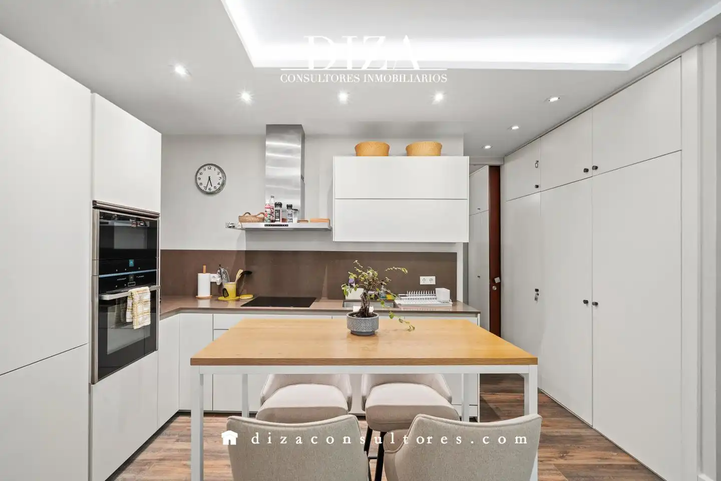 Kitchen of Ground floor for sale in Madrid  with Air Conditioner, Heating and Parquet flooring