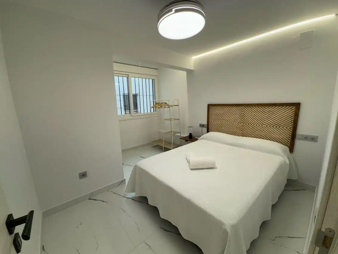 Bedroom of Flat for sale in Córdoba  with Air Conditioner, Terrace and Furnished