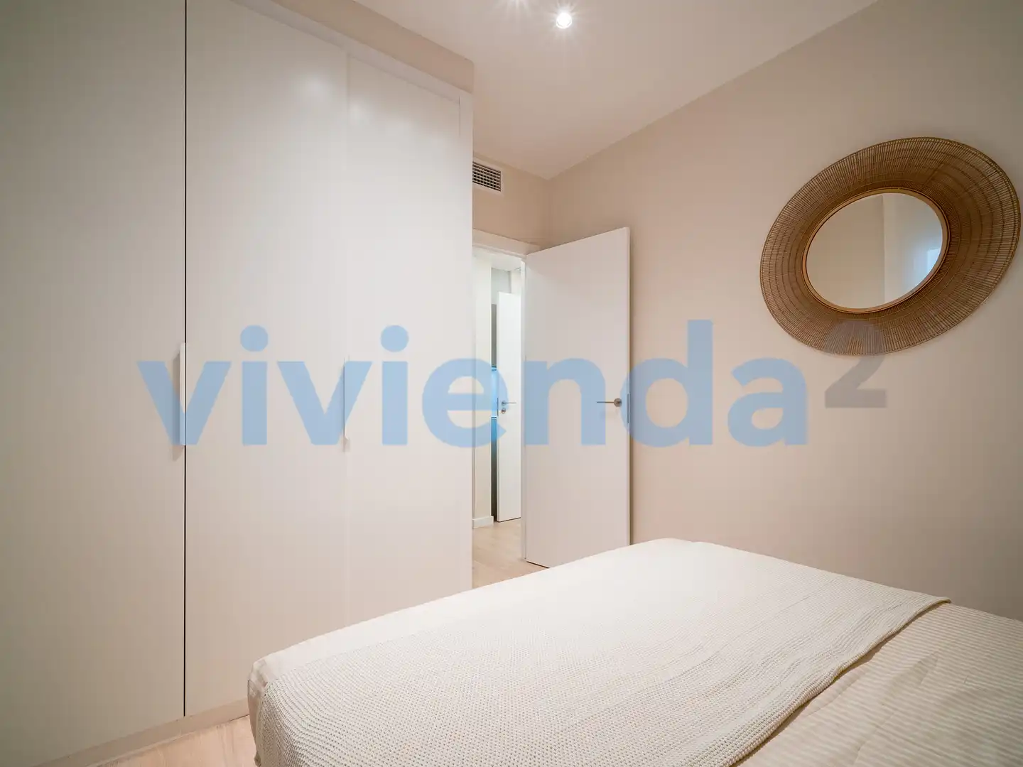 Schlafzimmer von Wohnung zur Miete in Madrid mit Klimaanlage, Heizung und Balkon