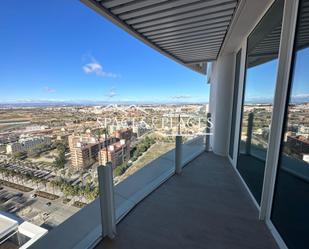 Vista exterior de Apartament de lloguer en  Valencia Capital amb Aire condicionat, Terrassa i Balcó