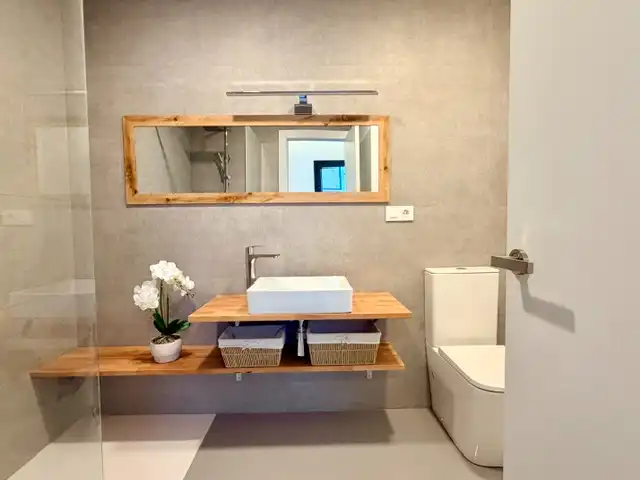 Detached homes for sale in Carrer de Fernando Poo, Els Merinals
