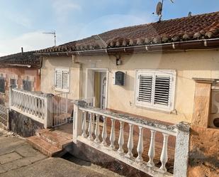 Vista exterior de Casa adosada en venda en Toro amb Calefacció, Jardí privat i Parquet