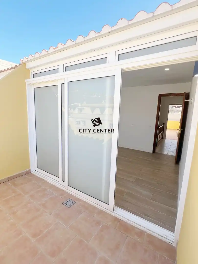 Casa adosada en venta en Arona con Terraza y Balcón