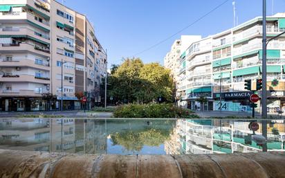 Vista exterior de Pis en venda en  Granada Capital amb Aire condicionat i Balcó