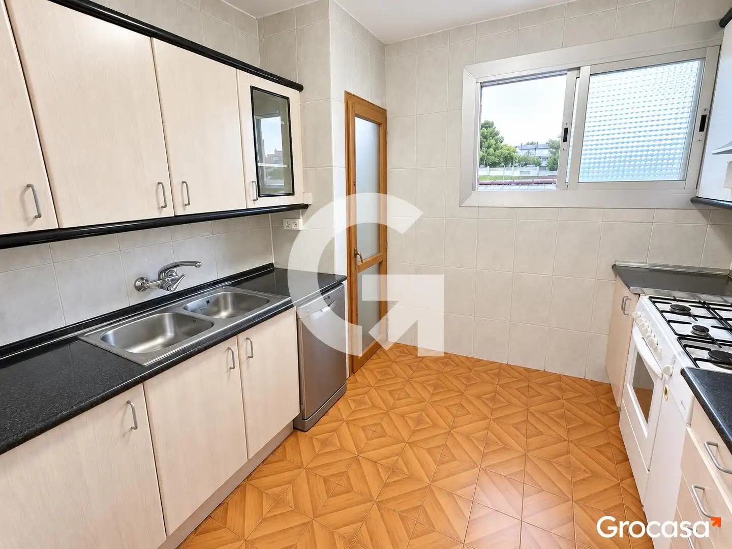 Piso con terraza en venta en CL OLOT, imagen 6