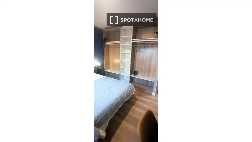 Habitación de Piso para compartir en Segovia con Aire acondicionado, Calefacción y Amueblado