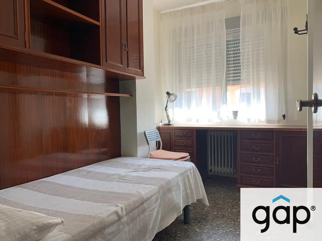 Bedroom of Flat for rent in Cuenca  with Heating, Terrace and Furnished