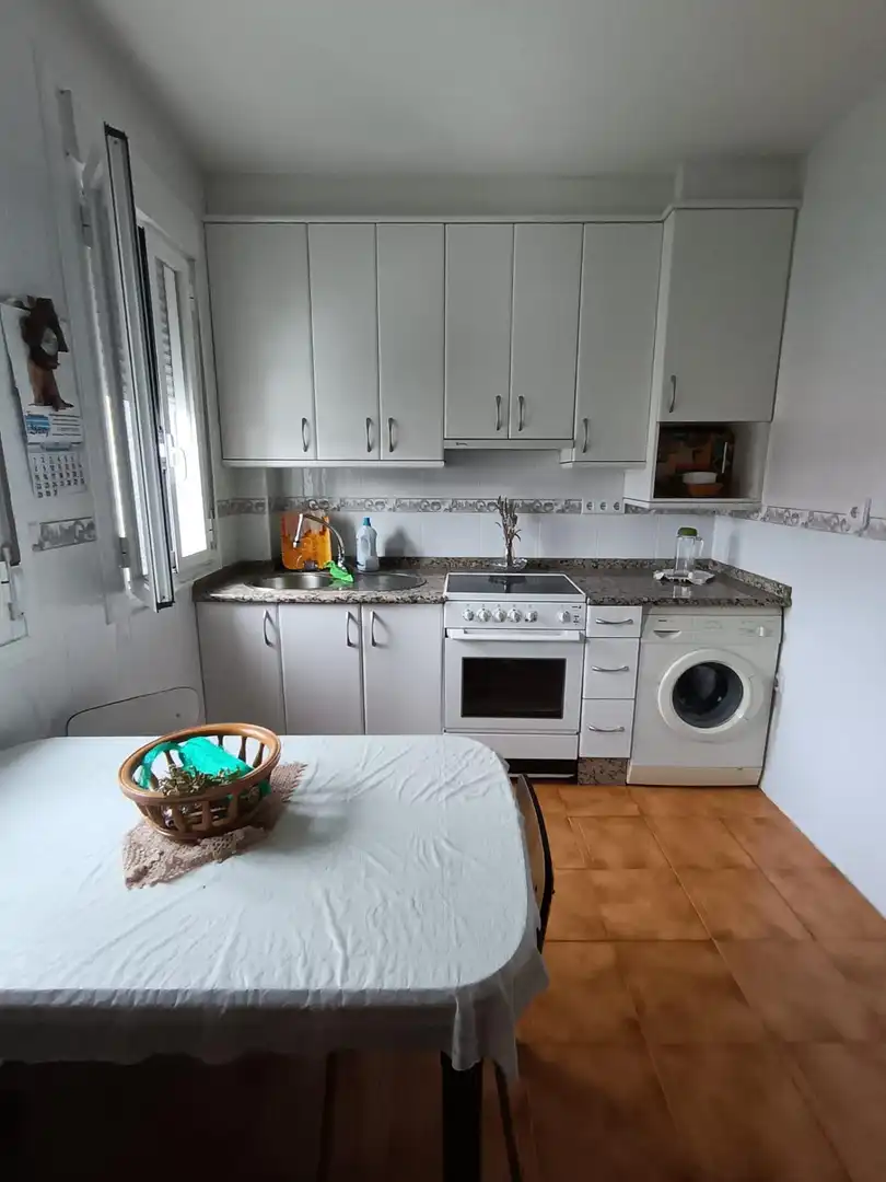 Kitchen of Buildings for sale in Ourense Capital 