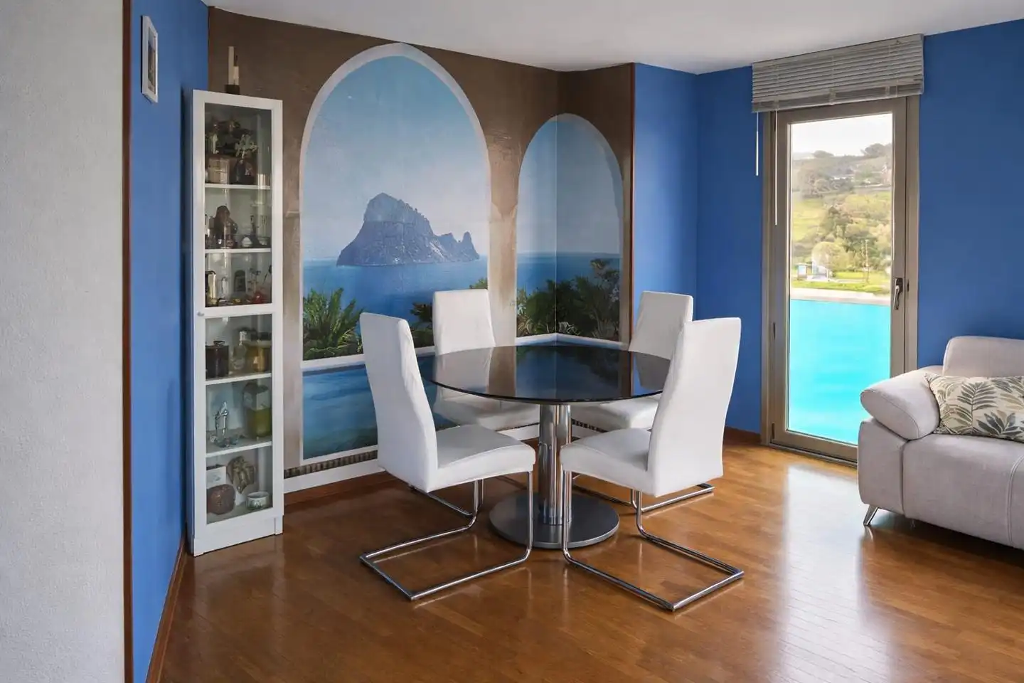 Comedor de Piso en venta en Gijón  con Calefacción, Trastero y Amueblado