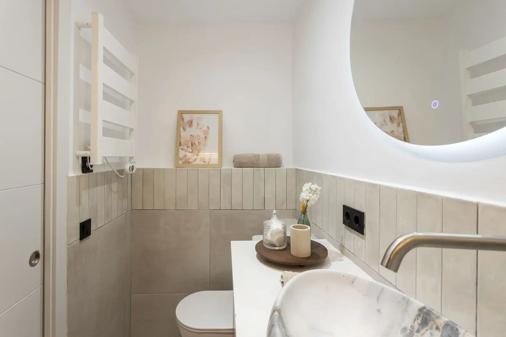 Badezimmer von Einfamilien-Reihenhaus zum Verkauf in Badalona mit Klimaanlage, Heizung und Terrasse