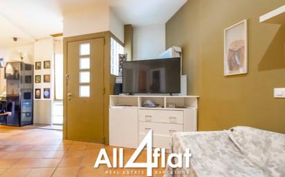Exterior view of Flat for sale in  Barcelona Capital  with Air Conditioner and Heating