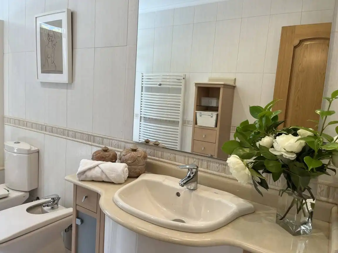 Baño de Finca rústica de alquiler en Baiona con Jardín privado, Terraza y Piscina