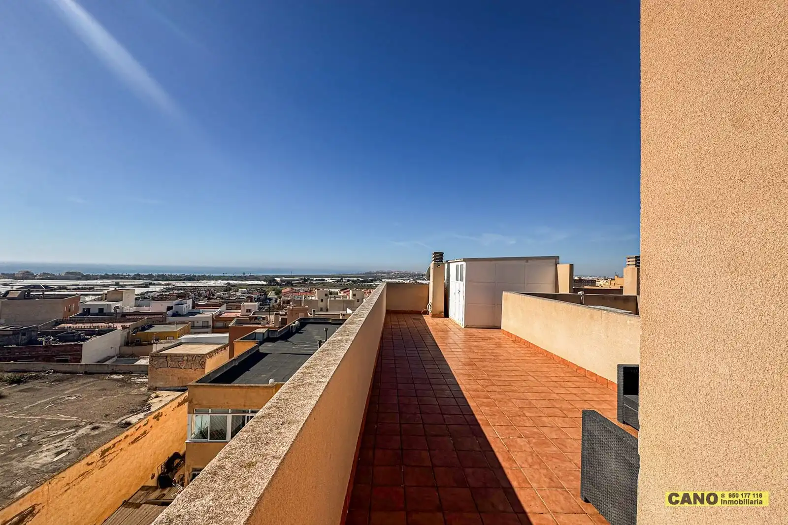 Vista exterior de Piso en venta en Roquetas de Mar con Aire acondicionado, Calefacción y Terraza