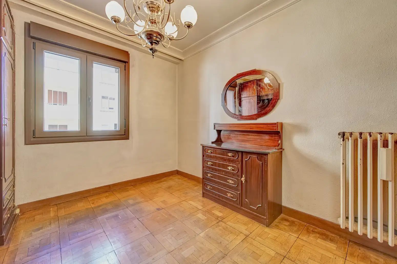 Comedor de Piso en venta en  Pamplona / Iruña con Calefacción, Terraza y Balcón