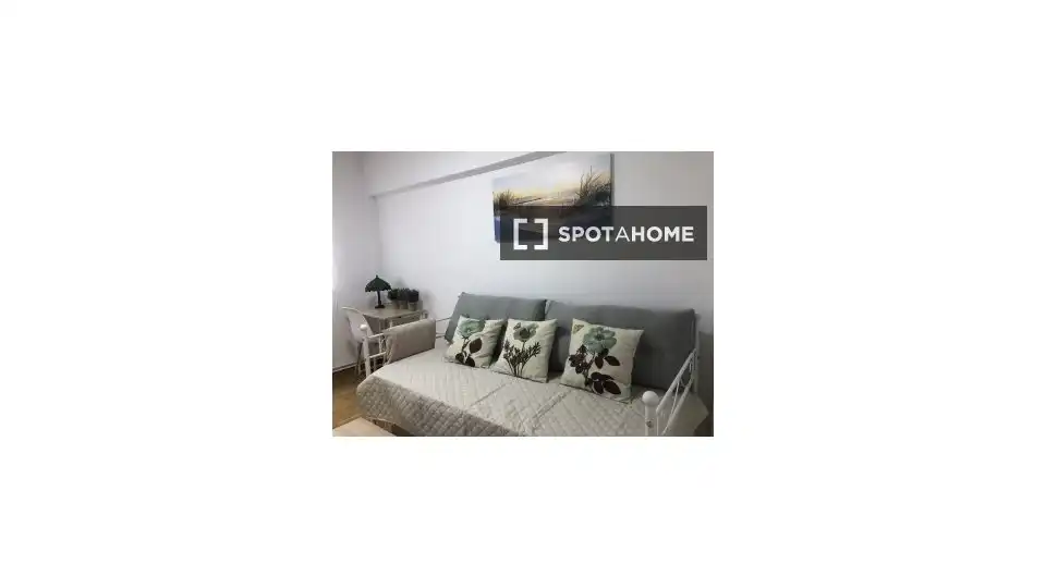 Room in Los Castros
