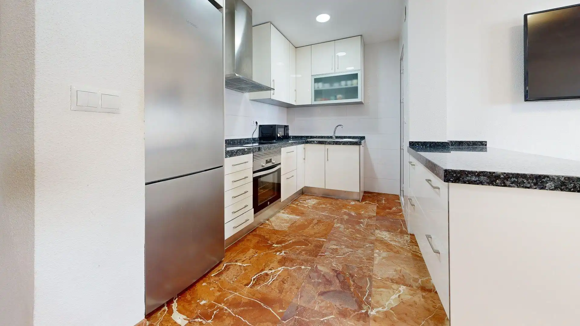Cuina de Apartament de lloguer en Elche / Elx amb Aire condicionat, Jardí privat i Terrassa