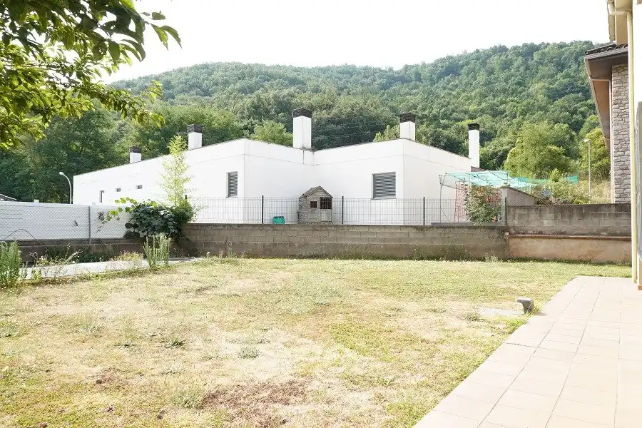 Vista exterior de Casa o xalet en venda en Sant Joan Les Fonts amb Aire condicionat, Calefacció i Terrassa