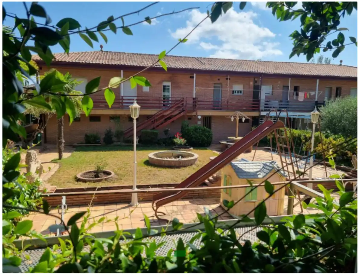 Country homes for sale in Lloc Barri de la Piscina, 6, La Llacuna