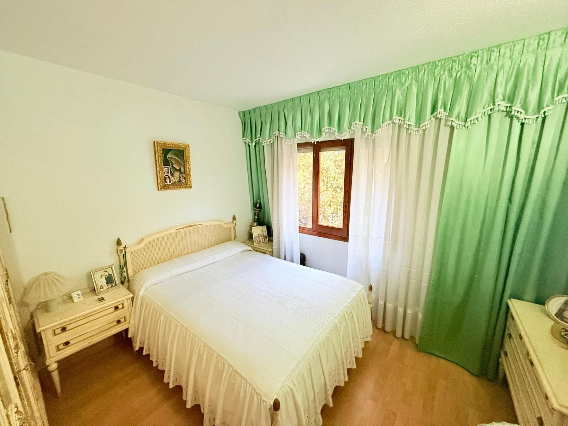 Bedroom of Flat for sale in Parla  with Heating and Parquet flooring