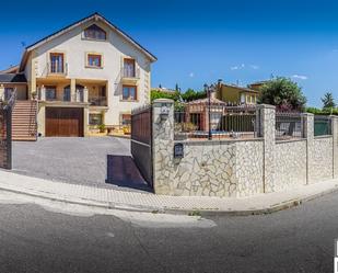 Exterior view of House or chalet for sale in Alcalá la Real  with Air Conditioner, Heating and Private garden