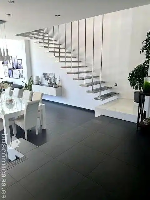 Casa o xalet en venda en Linares amb Jardí privat, Terrassa i Piscina