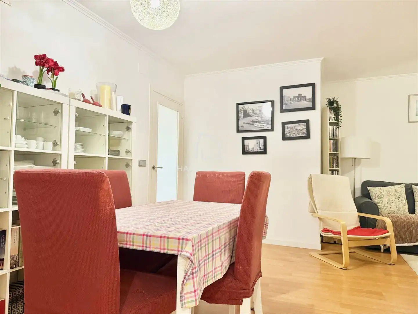 Esszimmer von Wohnung zum Verkauf in Girona mit Heizung, Privatgarten und Abstellraum