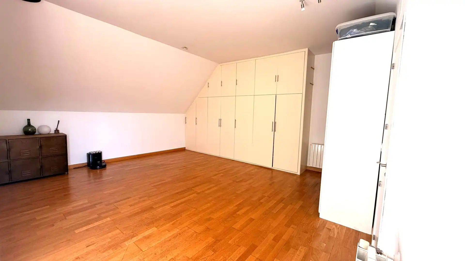 Habitación de Casa o chalet en venta en Madrid con Aire acondicionado, Calefacción y Jardín privado