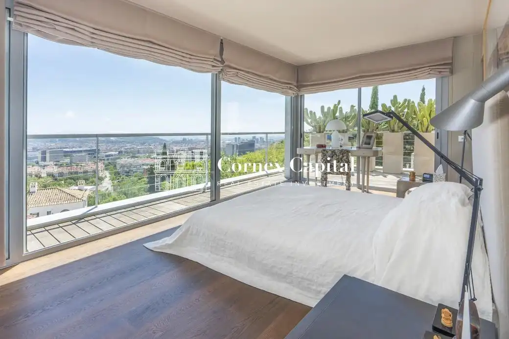 Dormitori de Casa o xalet en venda en Barcelona amb Aire condicionat, Calefacció i Jardí privat