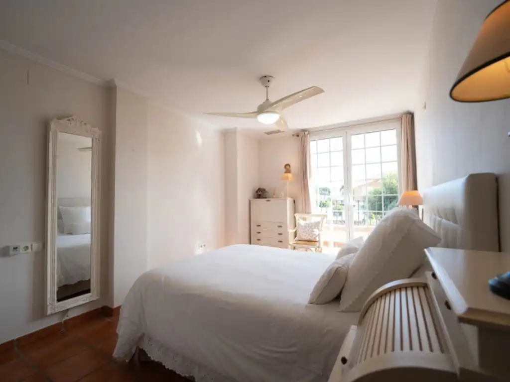 Habitación de Casa o chalet en venta en Torrent con Aire acondicionado, Calefacción y Jardín privado