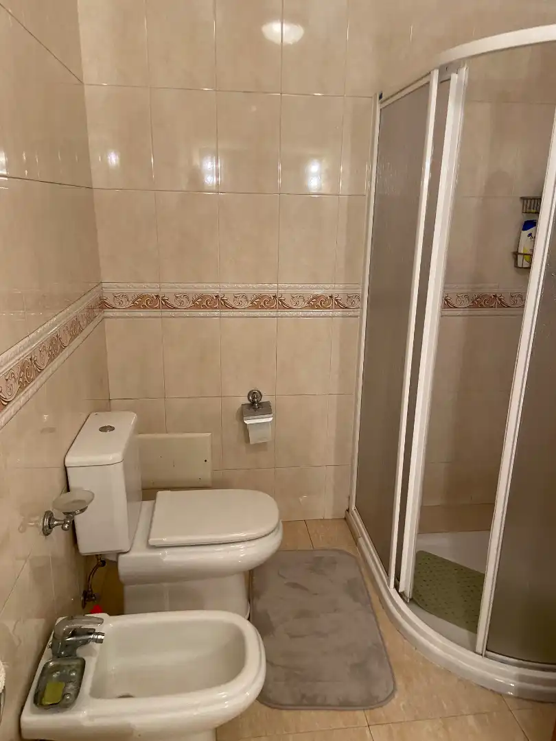 Bany de Casa o xalet en venda en A Pobra do Caramiñal amb Calefacció, Jardí privat i Parquet