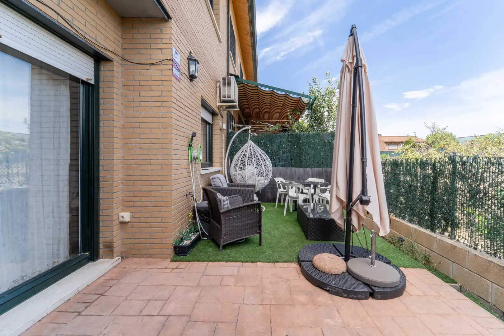Terrassa de Casa adosada en venda en Casarrubios del Monte amb Aire condicionat, Calefacció i Moblat