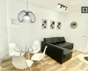 Sala d'estar de Pis de lloguer en  Madrid Capital amb Aire condicionat, Calefacció i Moblat