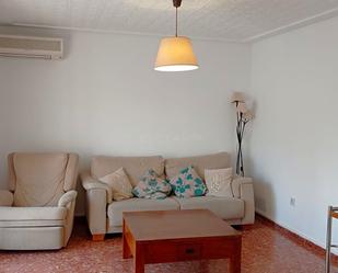 Living room of Flat to rent in Alfara del Patriarca  with Air Conditioner and Heating