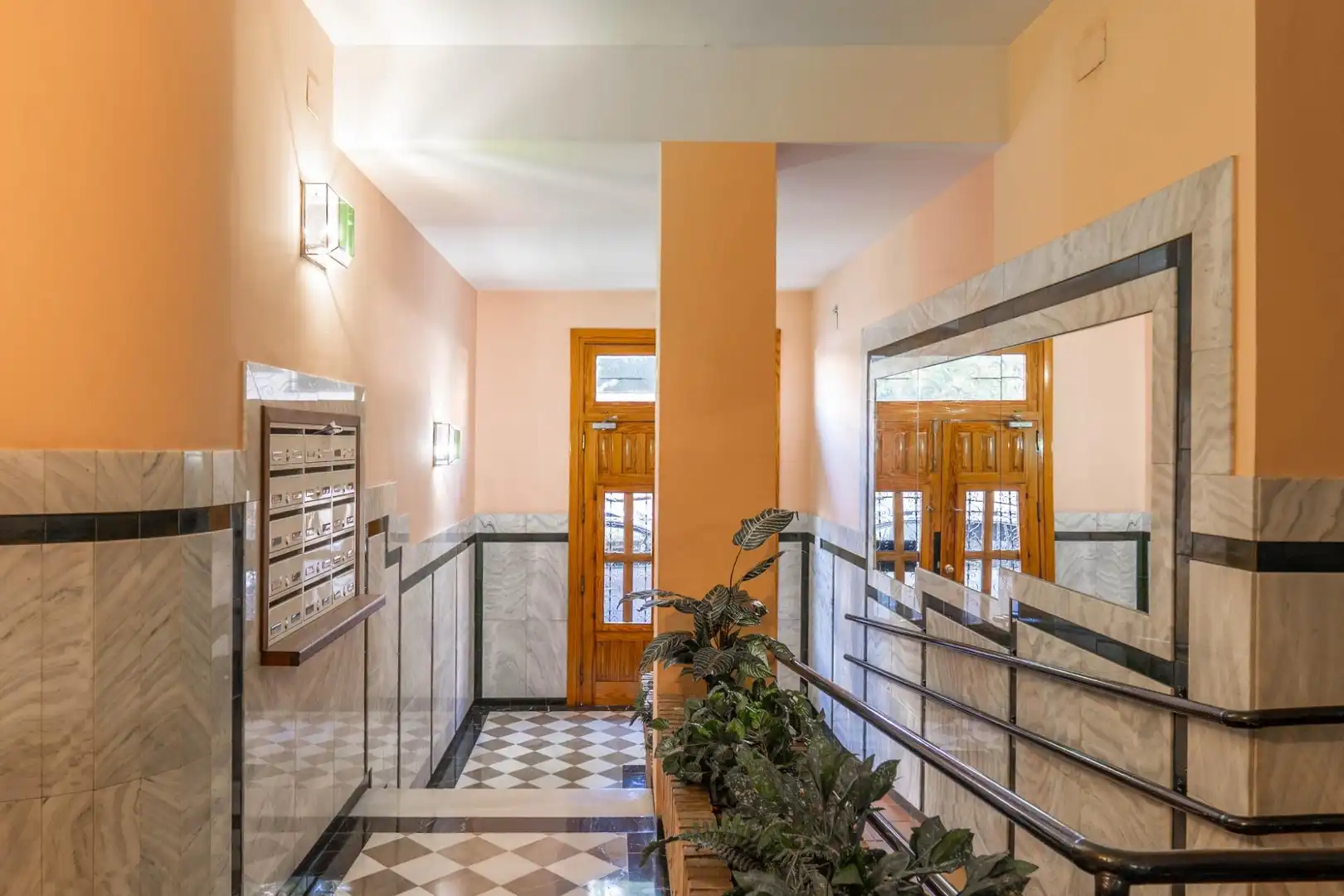 Flat for sale in Granada  with Heating and Furnished