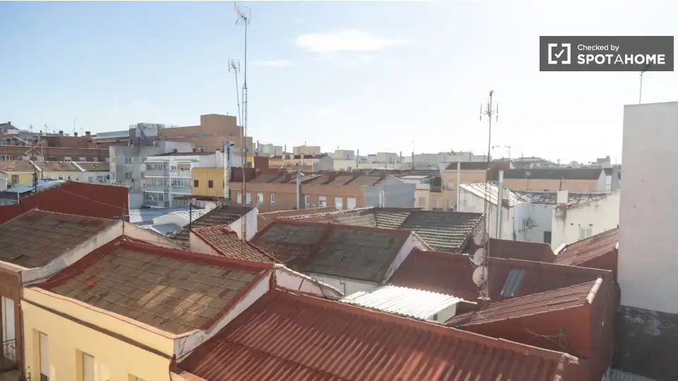 Vista exterior de Piso para compartir en Madrid con Aire acondicionado, Calefacción y Terraza