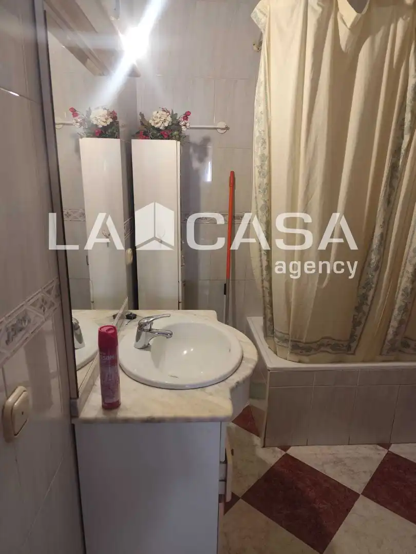 Houses for sale in Algeciras