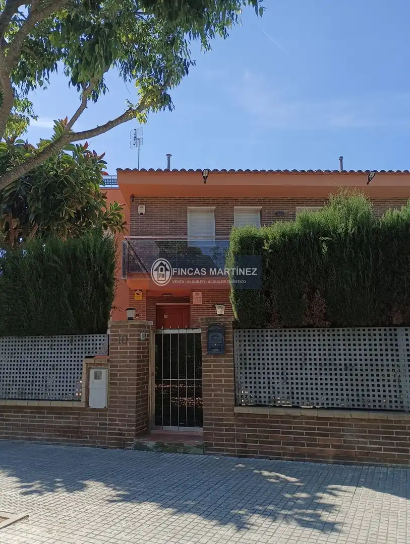 Exterior view of Houses for sale in Cambrils