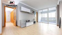 Bedroom of Flat for sale in  Granada Capital  with Air Conditioner and Terrace