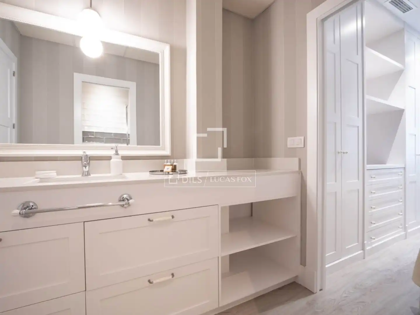 Bathroom of Flat for rent in Madrid  with Air Conditioner, Parquet flooring and Furnished