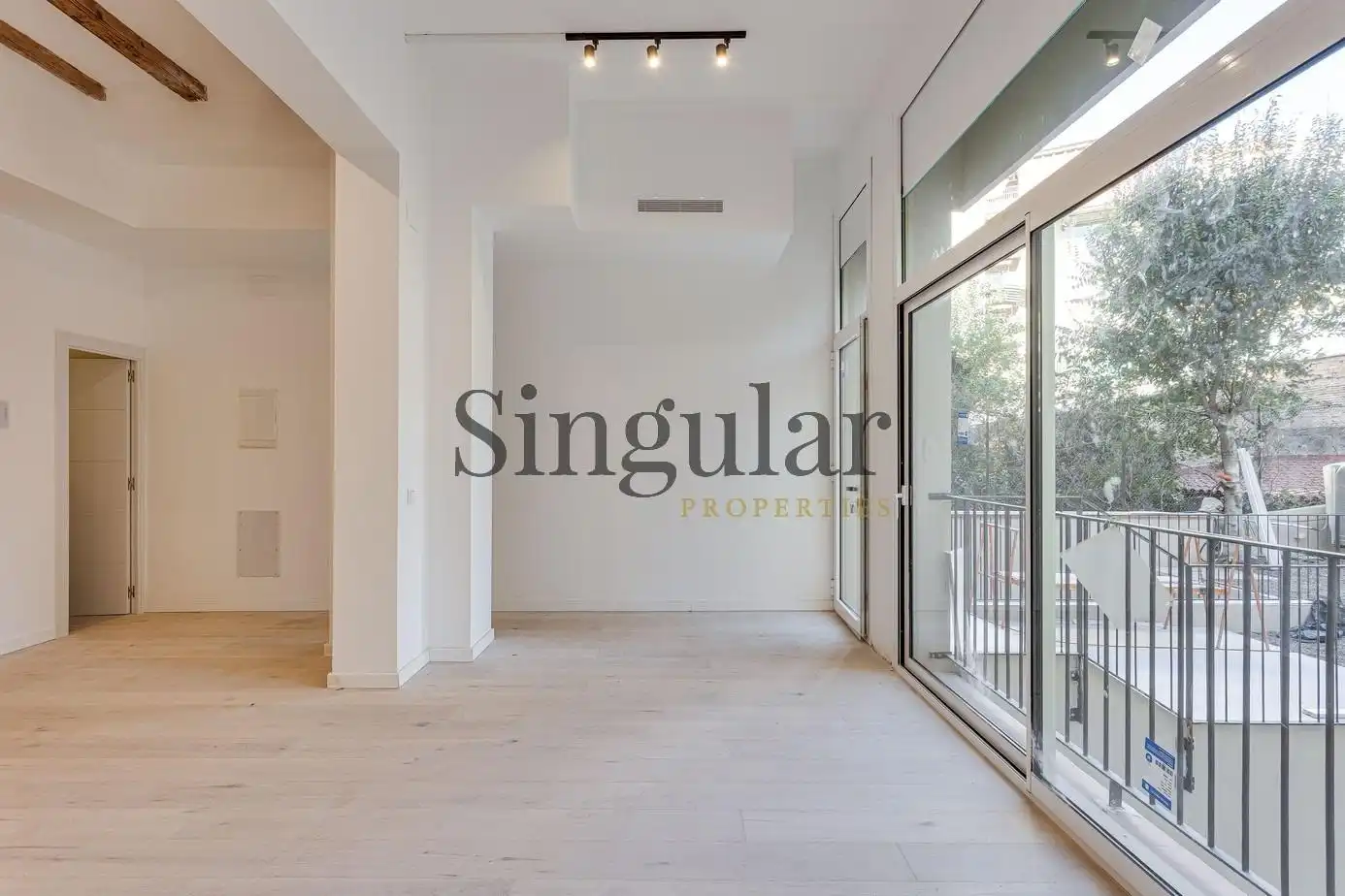 Vista exterior de Dúplex en venta en Barcelona con Aire acondicionado, Calefacción y Jardín privado