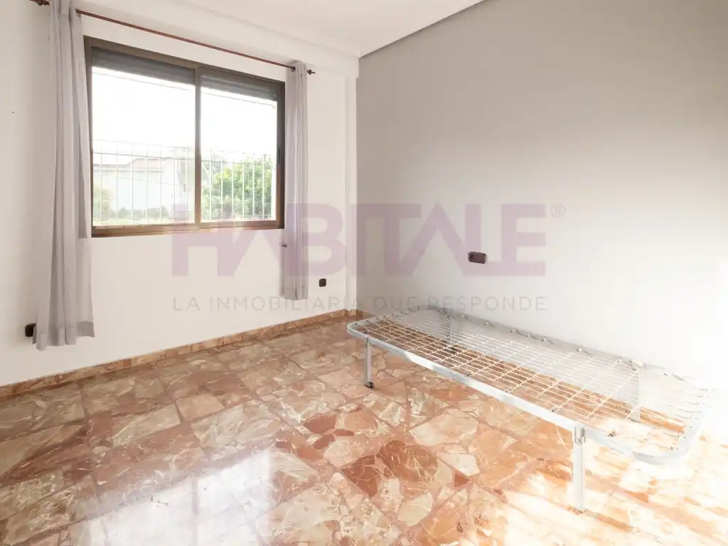 Bedroom of Houses for sale in Chiva  with Air Conditioner, Heating and Furnished