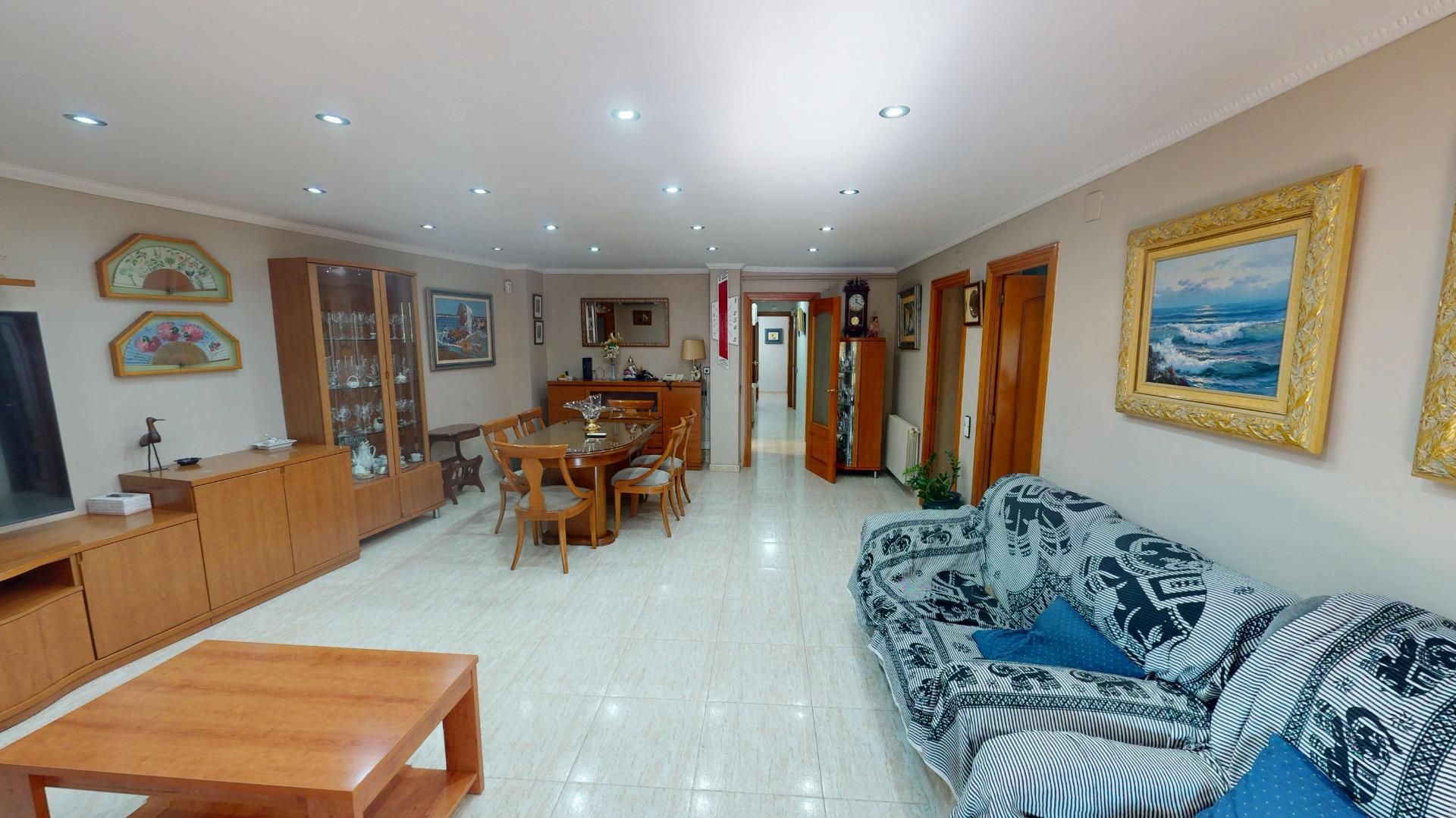 Flat for sale in Santa Coloma de Gramenet  with Air Conditioner, Storage room and Balcony