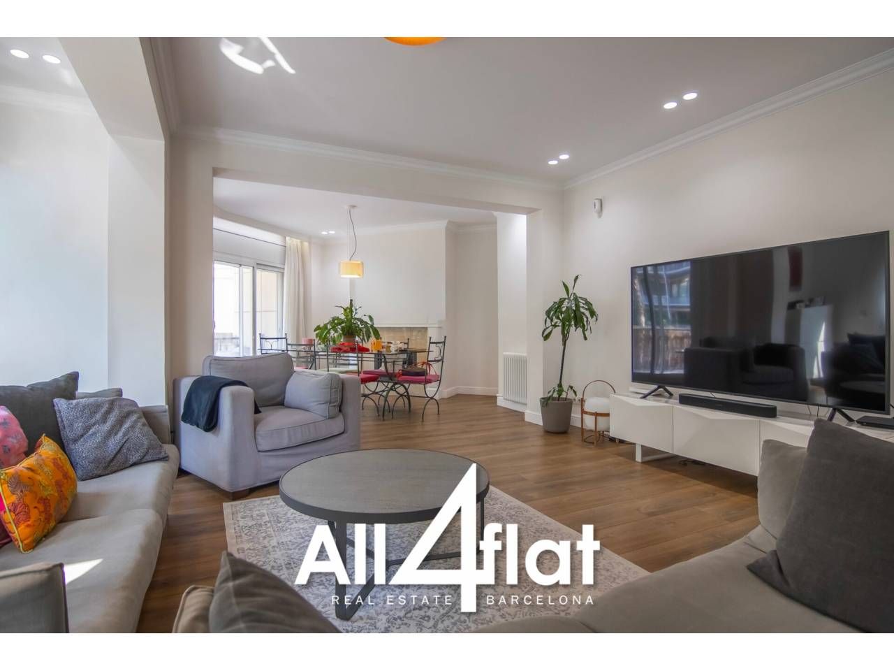 Sala d'estar de Pis en venda en  Barcelona Capital amb Aire condicionat, Calefacció i Parquet
