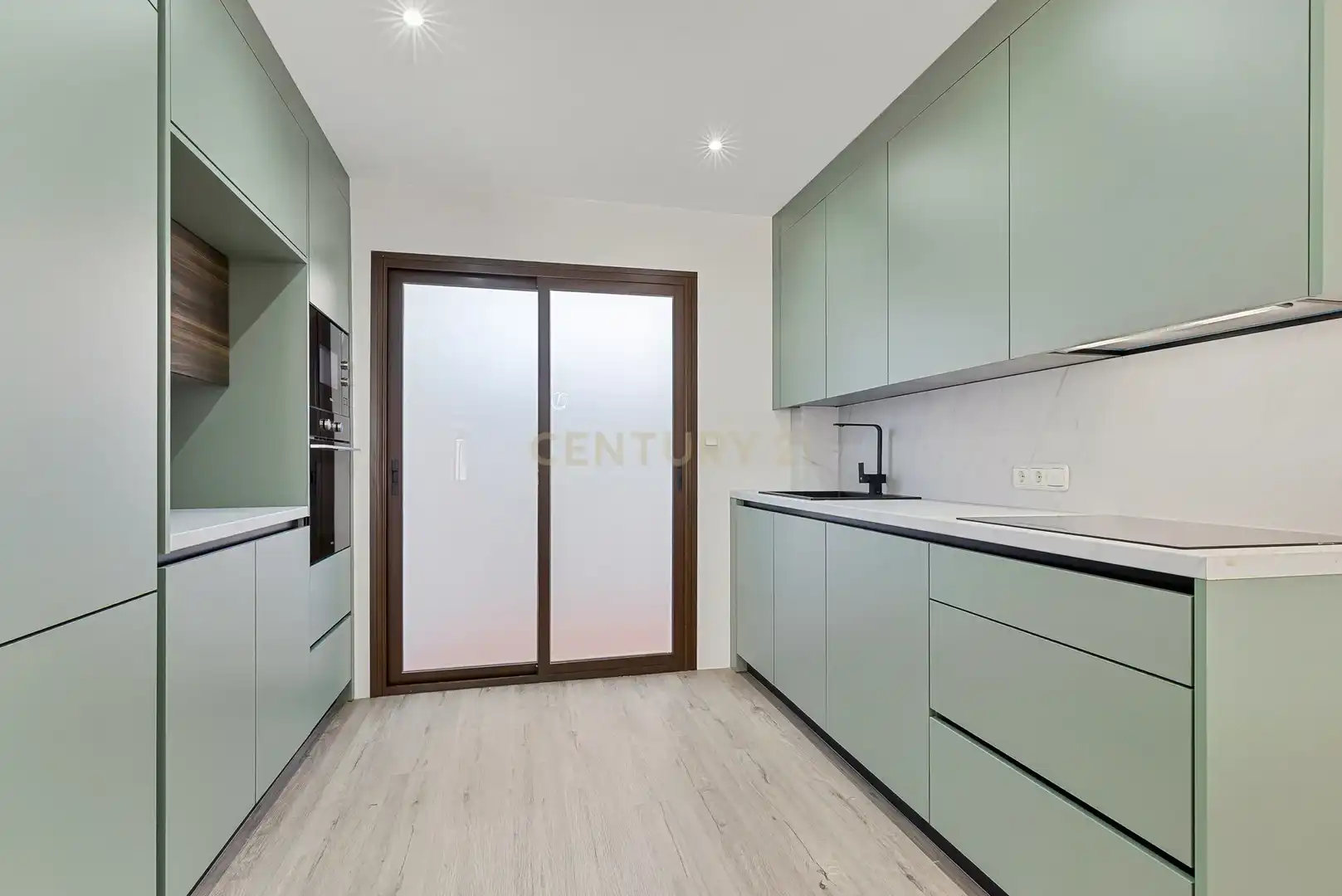 Cocina de Casa adosada en venta en Casares con Jardín privado, Trastero y Horno
