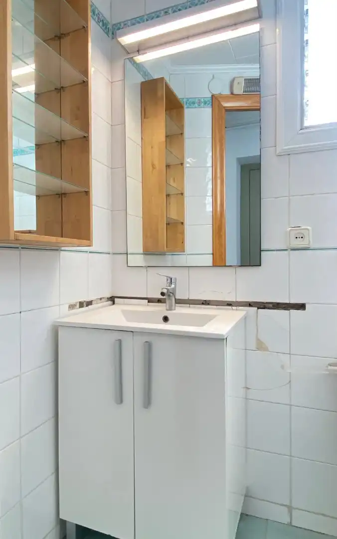 Badezimmer von Wohnung zum Verkauf in L'Hospitalet de Llobregat mit Heizung, Abstellraum und Ofen