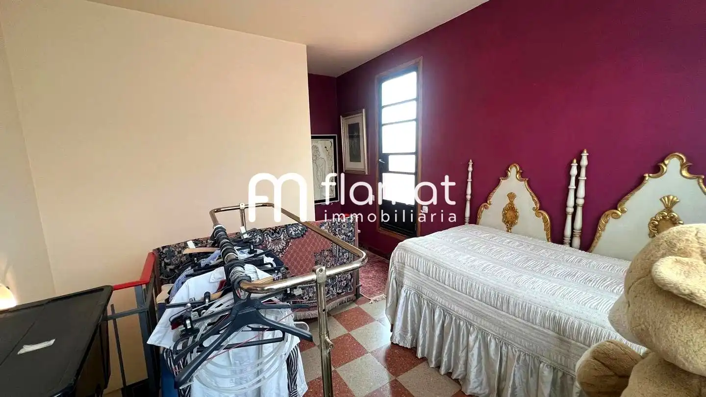 Habitación de Casa o chalet en venta en Barcelona