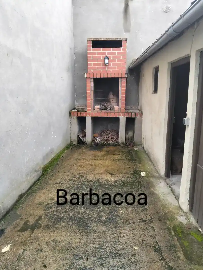 Planta baja en venta en Ponferrada con Jardín privado, Trastero y Horno